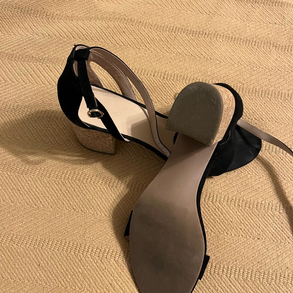 Ann Taylor black suede sandal